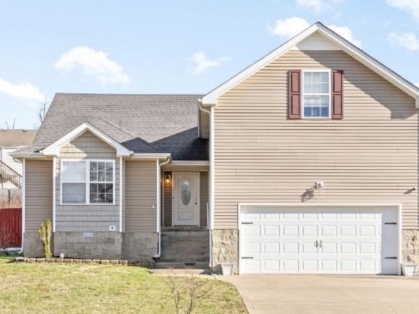 1384 Mutual Dr , Clarksville, TN 37042