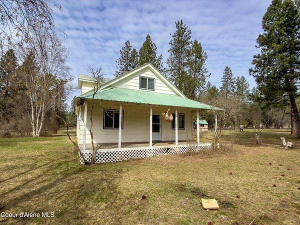 919 Silver Springs RD , Moyie Springs, ID 83845