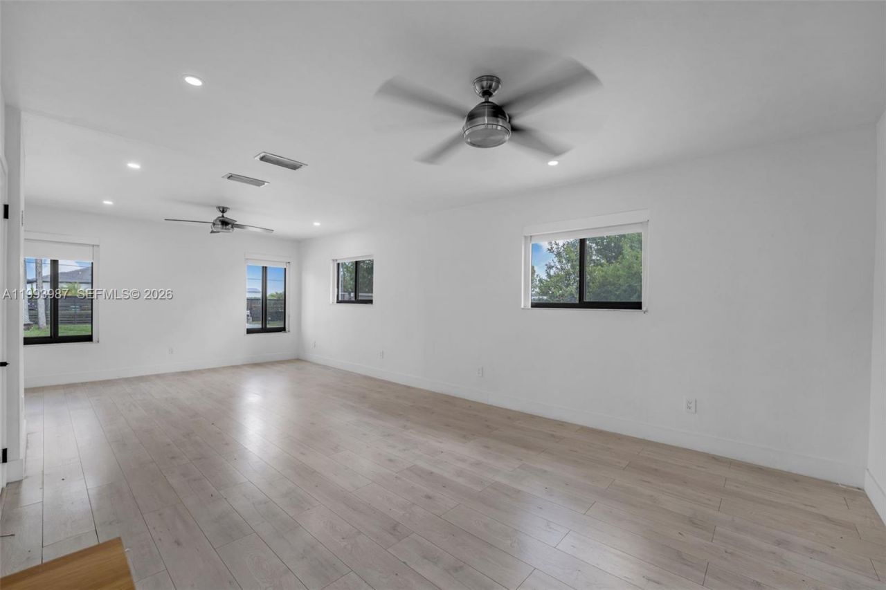 18360 SW 224th St, Miami, FL 33170 Photo