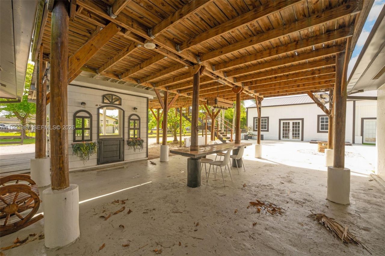 18360 SW 224th St, Miami, FL 33170 Photo