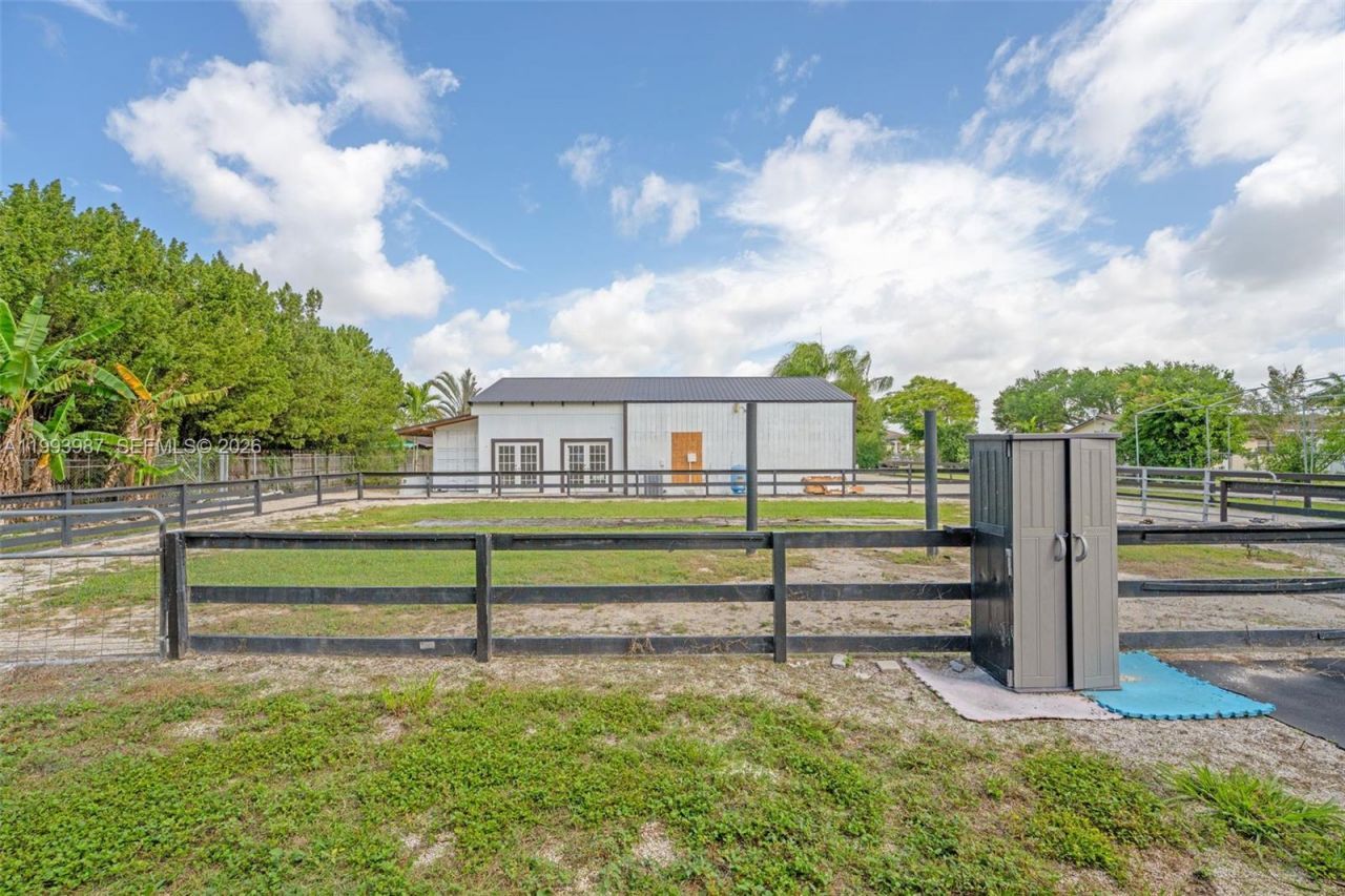 18360 SW 224th St, Miami, FL 33170 Photo