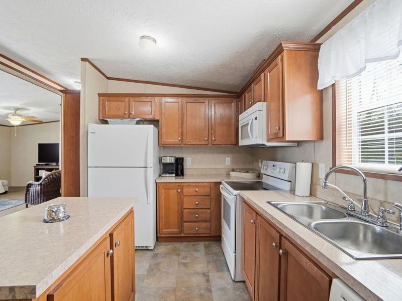 1100 Thornwood Drive SW, Unit 1007, Heath, OH 43056 Photo 18