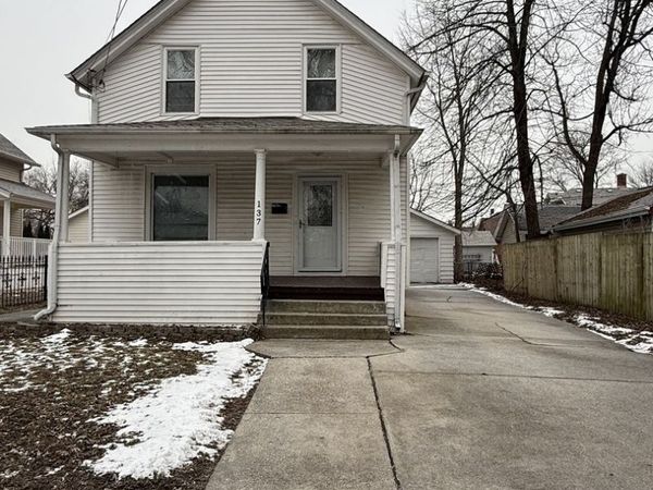 137 N East Avenue , Aurora, IL 60505