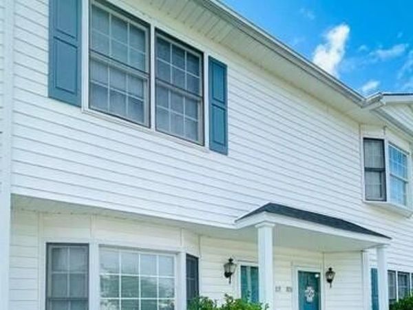 3813 Sterling Pointe Drive, Unit V9, Winterville, NC 28590