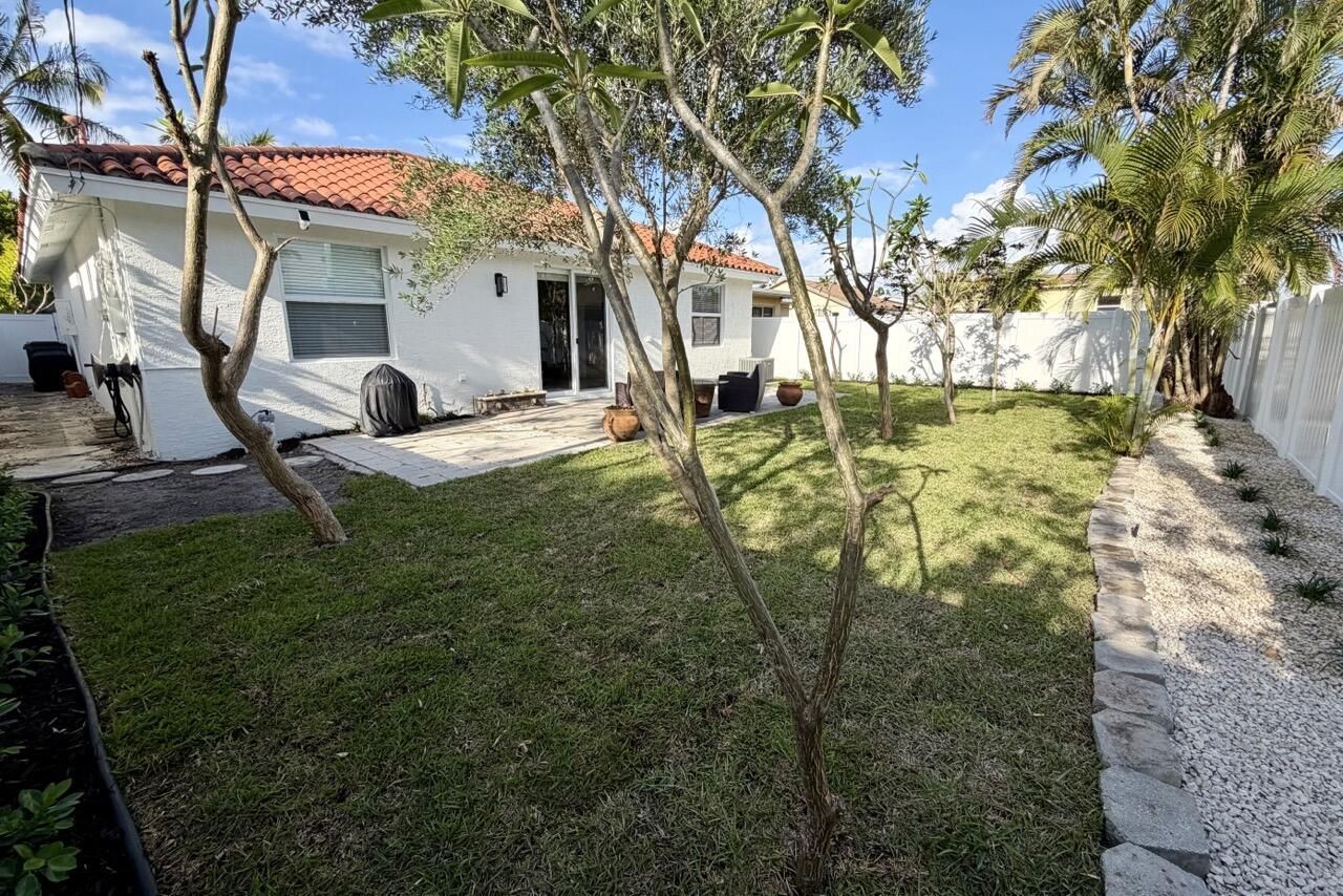 321 Princeton Drive, Lake Worth Beach, FL 33460 Photo
