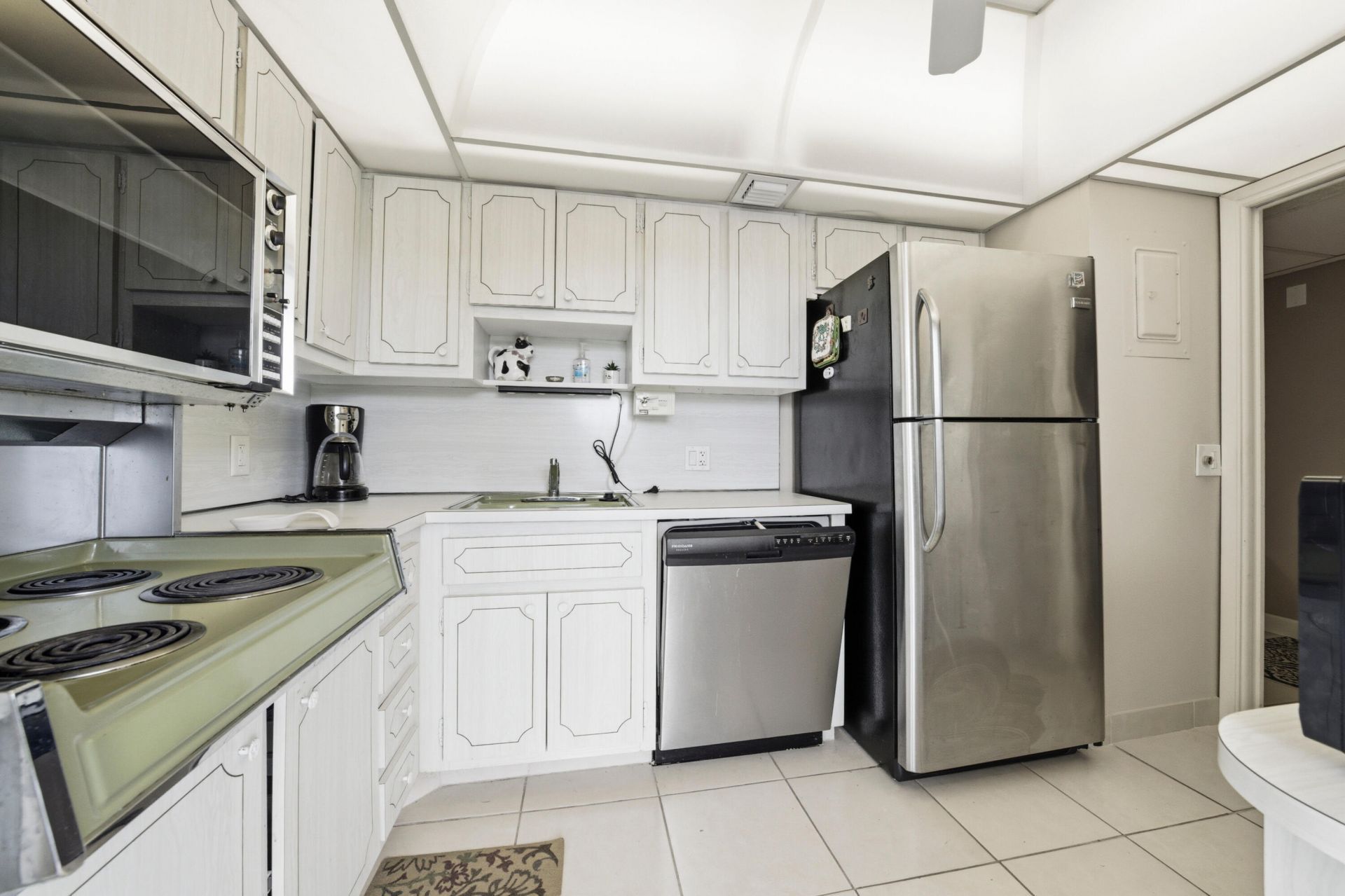 3100 N Palm Aire Drive, Unit 208, Pompano Beach, FL 33069 Photo