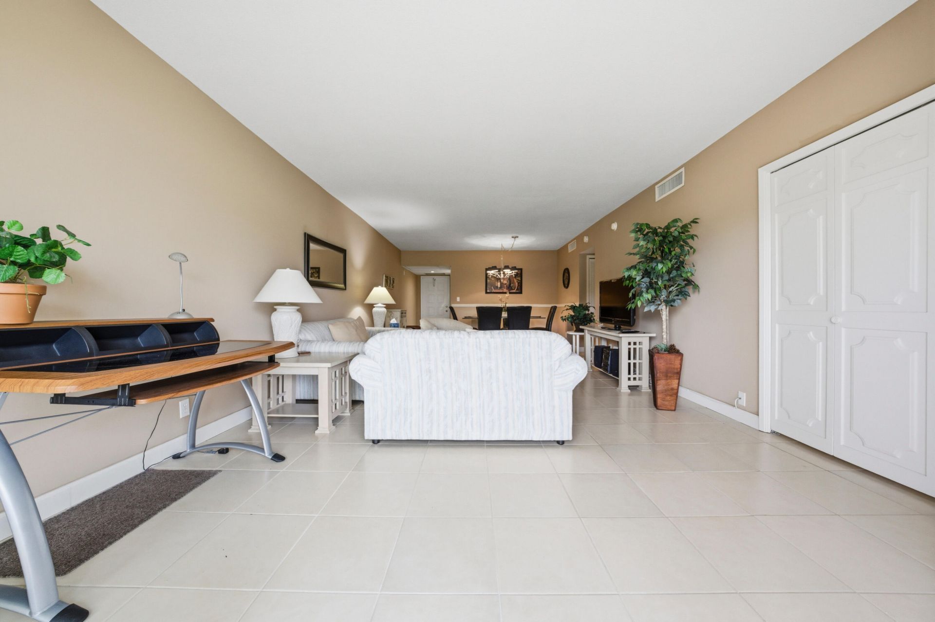 3100 N Palm Aire Drive, Unit 208, Pompano Beach, FL 33069 Photo