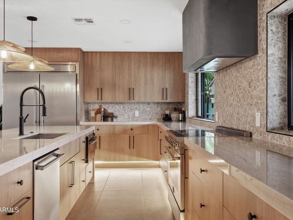 6242 E REDFIELD Road, Scottsdale, AZ 85254