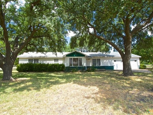 211 W Long Street , Elm Mott, TX 76640