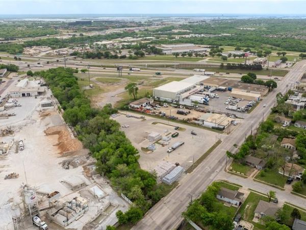 600 Loop 820 , Fort Worth, TX 76115