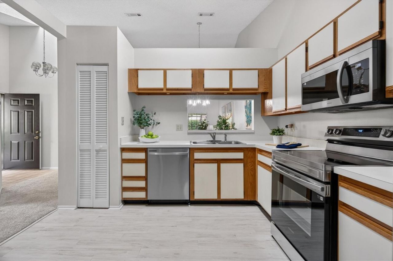 630 Maple Oak Circle, Unit 102, Altamonte Springs, FL 32701 Photo