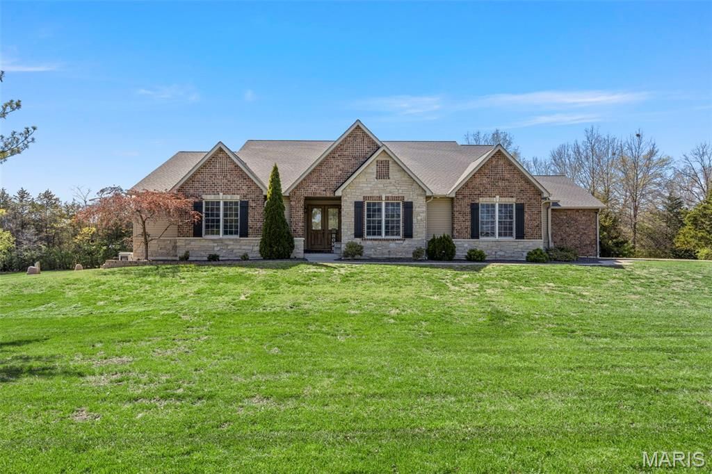 2 Country Trails Court, Moscow Mills, MO 63362 Main Photo