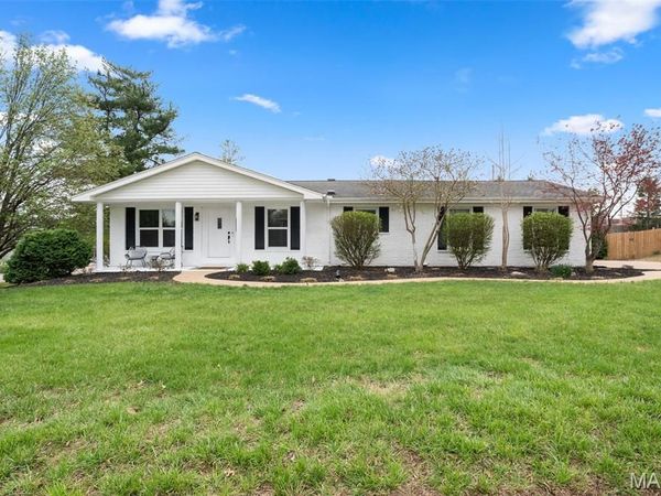 1080 Sagebrush Trail , Ballwin, MO 63011