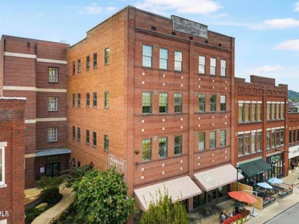 116 Tipton Street, Unit 204, Johnson City, TN 37604