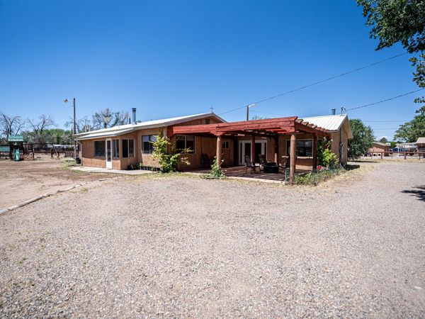 604 Ortega Road NW, Los Ranchos, NM 87114