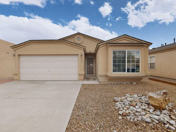 8428 Vista Penasco Avenue SW, Albuquerque, NM 87121