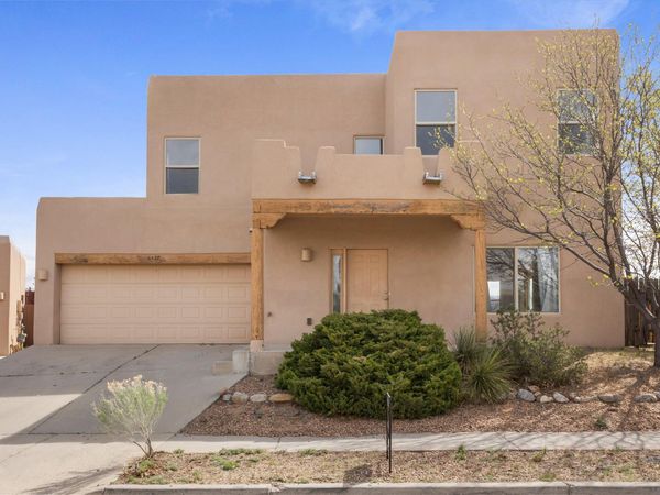 6427 Cerros Grandes Drive, Santa Fe, NM 87507
