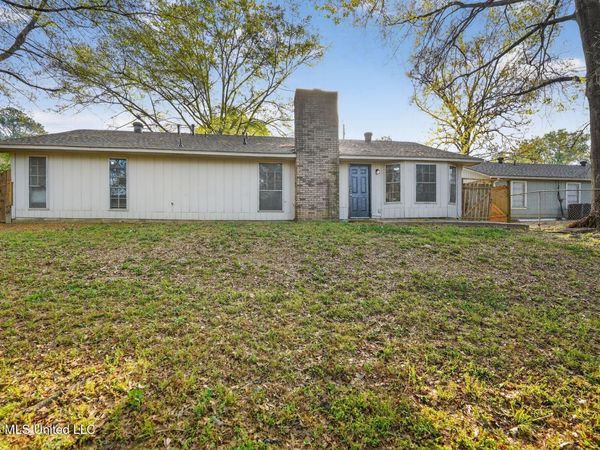 2141 Thousand Oaks Drive, Jackson, MS 39212