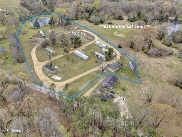 400 Red Hill Circle, Batesville, MS 38606