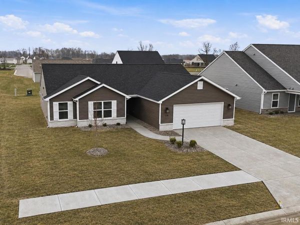 218 Saddle Ridge Drive, Garrett, IN 46738