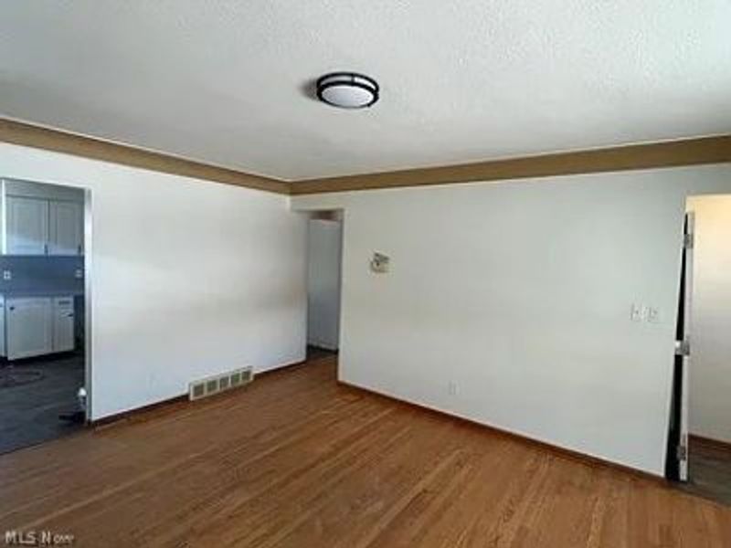 4133 Eastwood Lane, Warrensville Heights, OH 44122 Photo 8