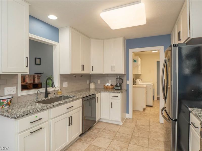 3301 Sumser Street NW, North Canton, OH 44720 Photo 9