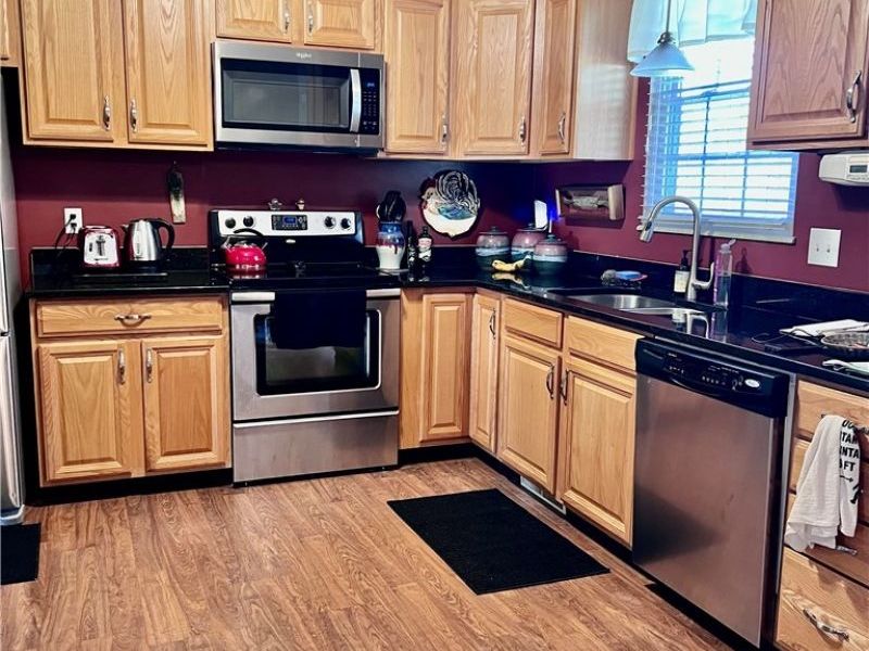 919 Chelsea Drive, Dover, OH 44622 Photo 4