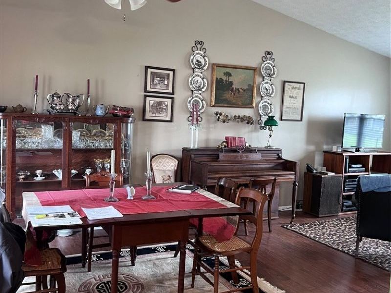 919 Chelsea Drive, Dover, OH 44622 Photo 4