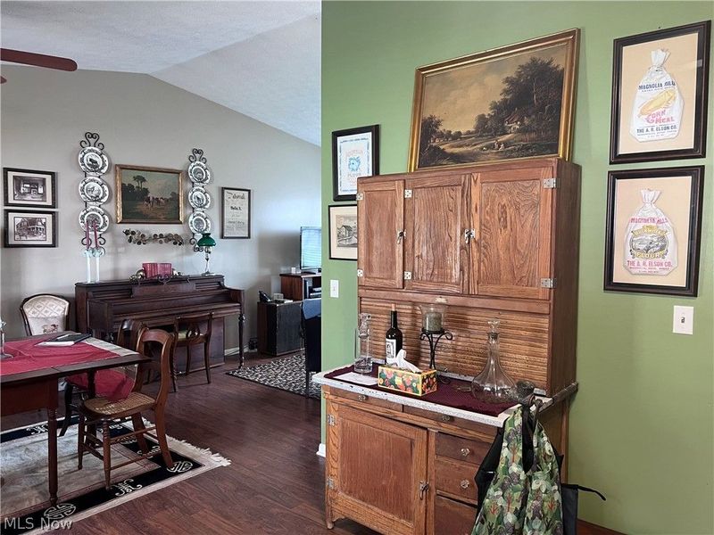 919 Chelsea Drive, Dover, OH 44622 Photo 6