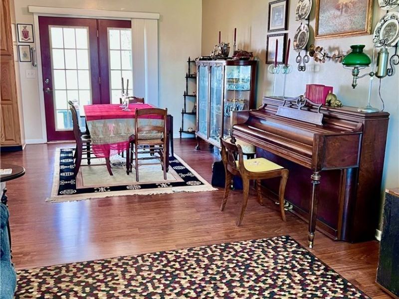 919 Chelsea Drive, Dover, OH 44622 Photo 8