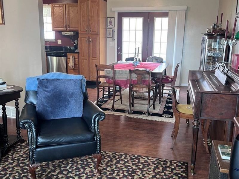 919 Chelsea Drive, Dover, OH 44622 Photo 8