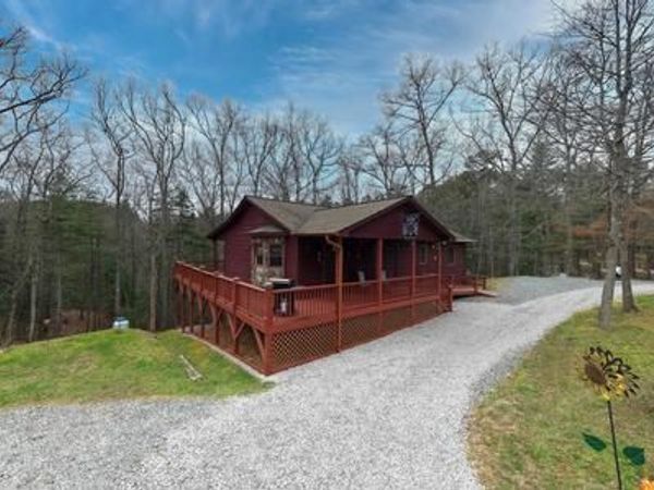 694 Hilltop Road, Murphy, NC 28906
