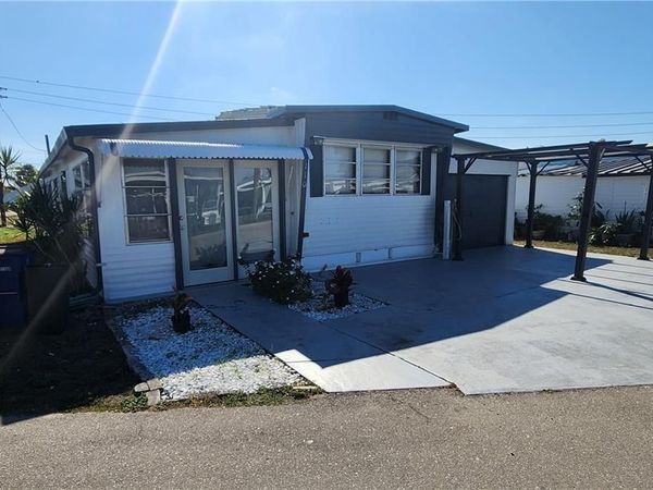 110 Gaslight AVE , NORTH FORT MYERS, FL 33917