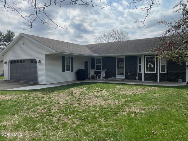 207 Stauffer Drive, Edgerton, OH 43517