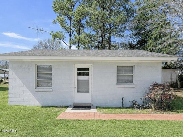 124 Bayshore Drive , Cape Carteret, NC 28584