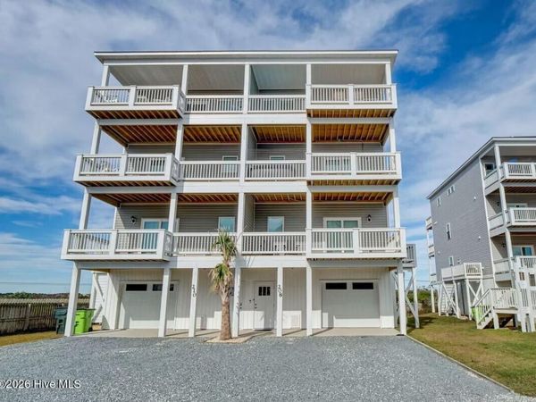 208 Goldsboro Drive, North Topsail Beach, NC 28460