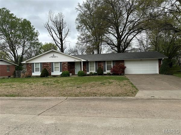 2560 Meadow Lane , Cape Girardeau, MO 63701