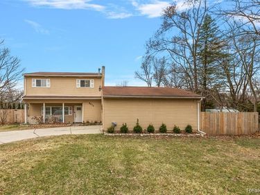 3570 Emmons Avenue , Rochester Hills, MI 48307