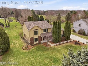 2142 Cumberland Drive, Brighton Twp, MI 48114