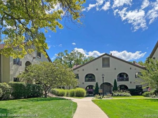 42160 Woodward Avenue, Bloomfield Hills, MI 48304