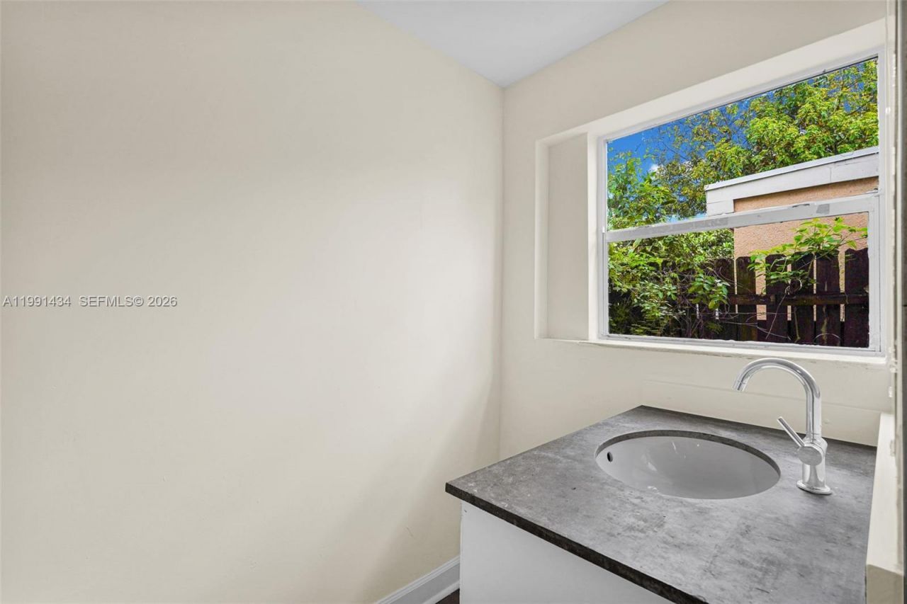 299 NW 43rd St, Unit 1, Miami, FL 33127 Photo