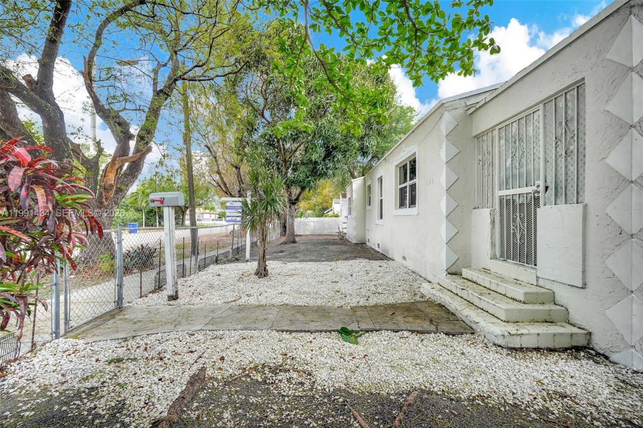 299 NW 43rd St, Unit 1, Miami, FL 33127 Photo