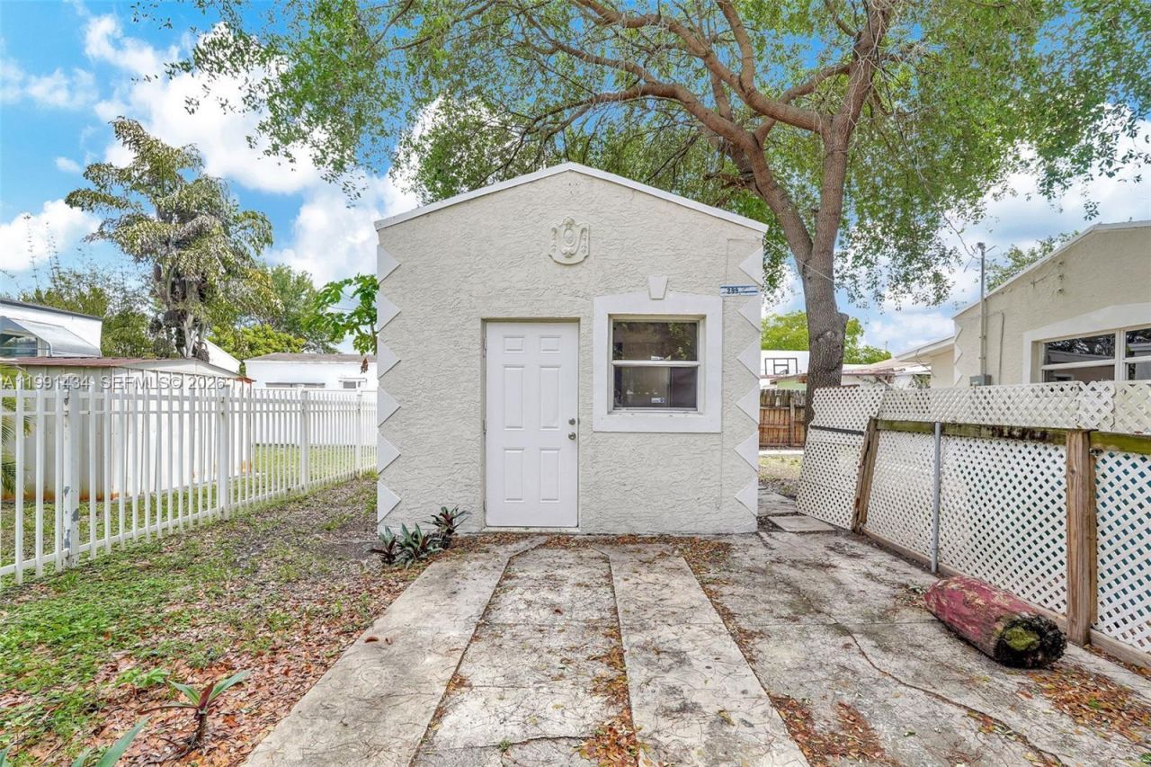 299 NW 43rd St, Unit 1, Miami, FL 33127 Photo