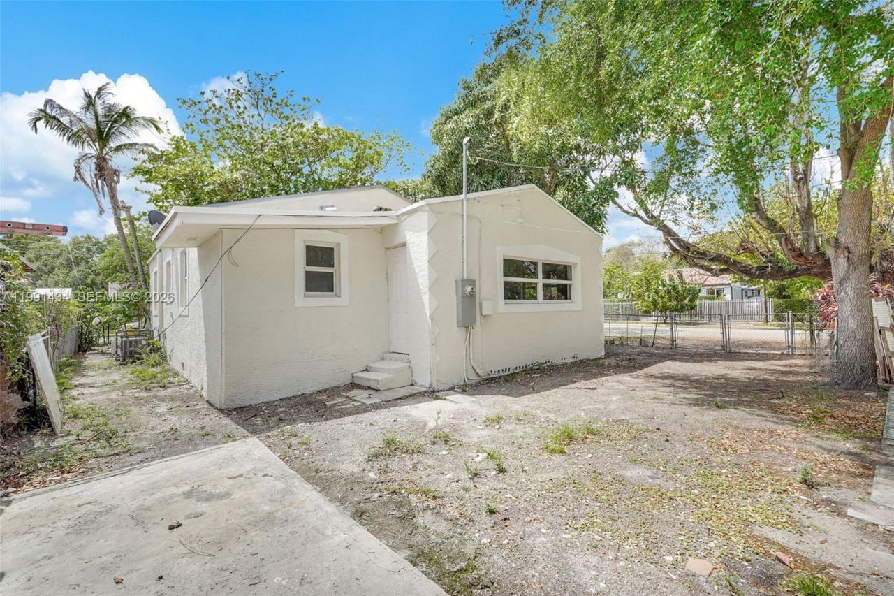 299 NW 43rd St, Unit 1, Miami, FL 33127 Photo