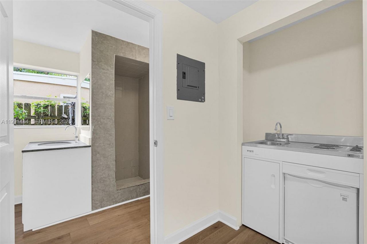 299 NW 43rd St, Unit 1, Miami, FL 33127 Photo