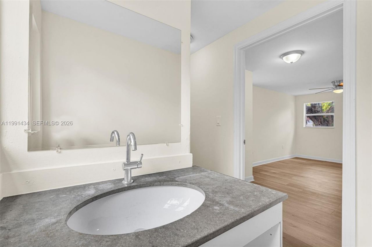 299 NW 43rd St, Unit 1, Miami, FL 33127 Photo