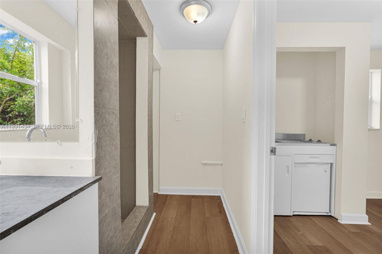 299 NW 43rd St, Unit 1, Miami, FL 33127 Photo