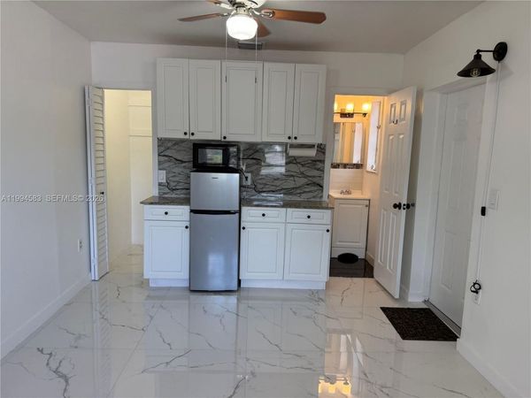 1230 North Dr, Unit Studio, Miami, FL 33179