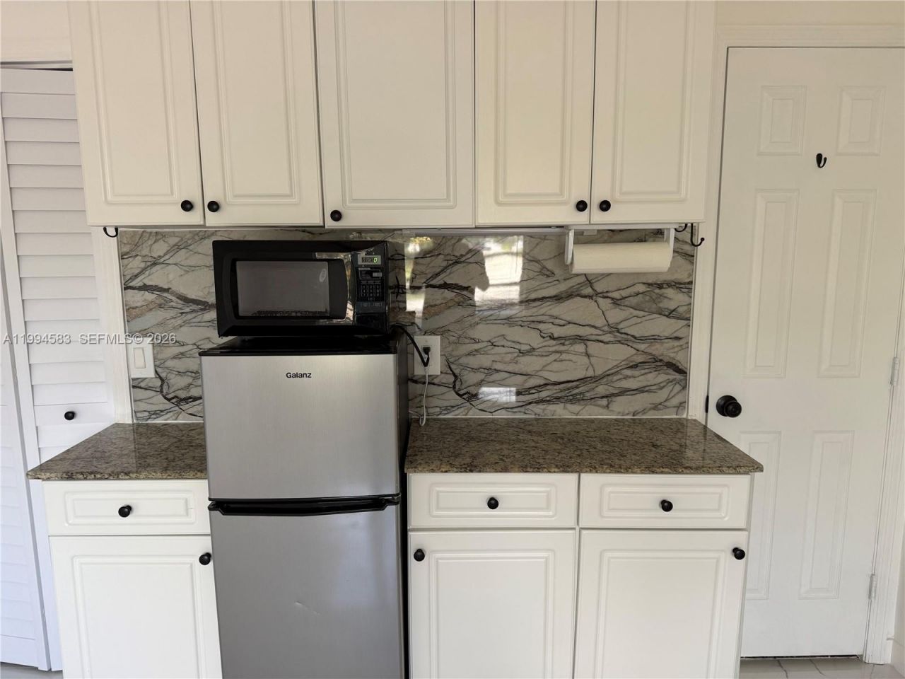 1230 North Dr, Unit Studio, Miami, FL 33179 Photo