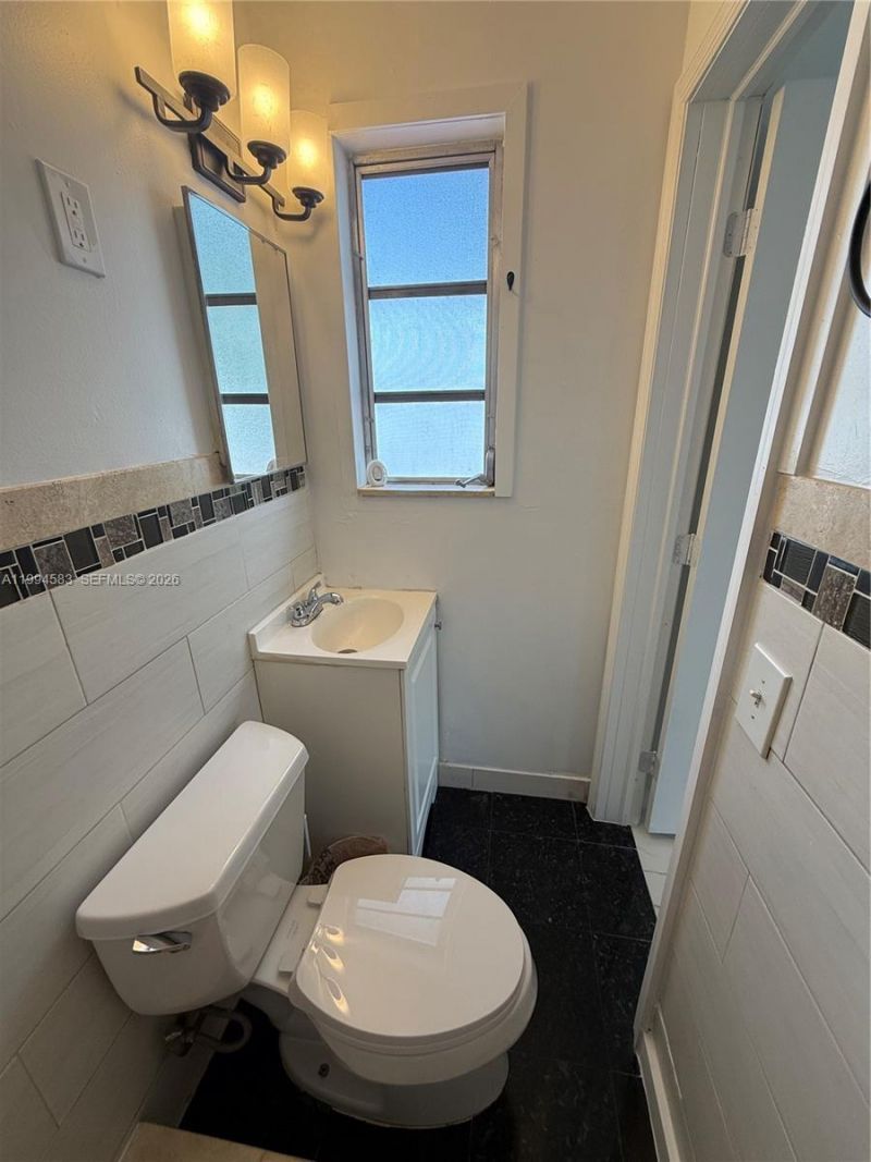 1230 North Dr, Unit Studio, Miami, FL 33179 Photo